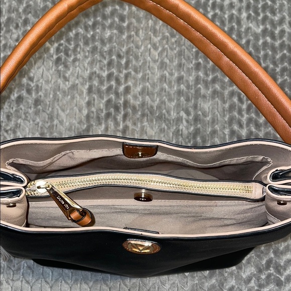 Anthropologie Dolce Vita Vegan/Faux Leather Elegant Black and Tan Handbag. - Picture 13 of 14